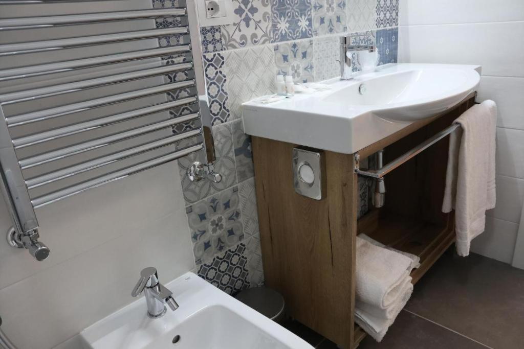 Residenza La Reggia Panzió Caserta Kültér fotó